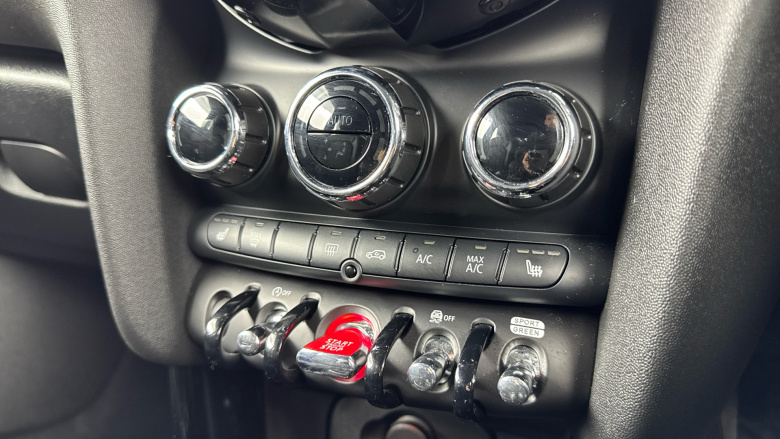 MINI Hatchback 2.0 Cooper S Exclusive 3dr Auto Petrol Hatchback